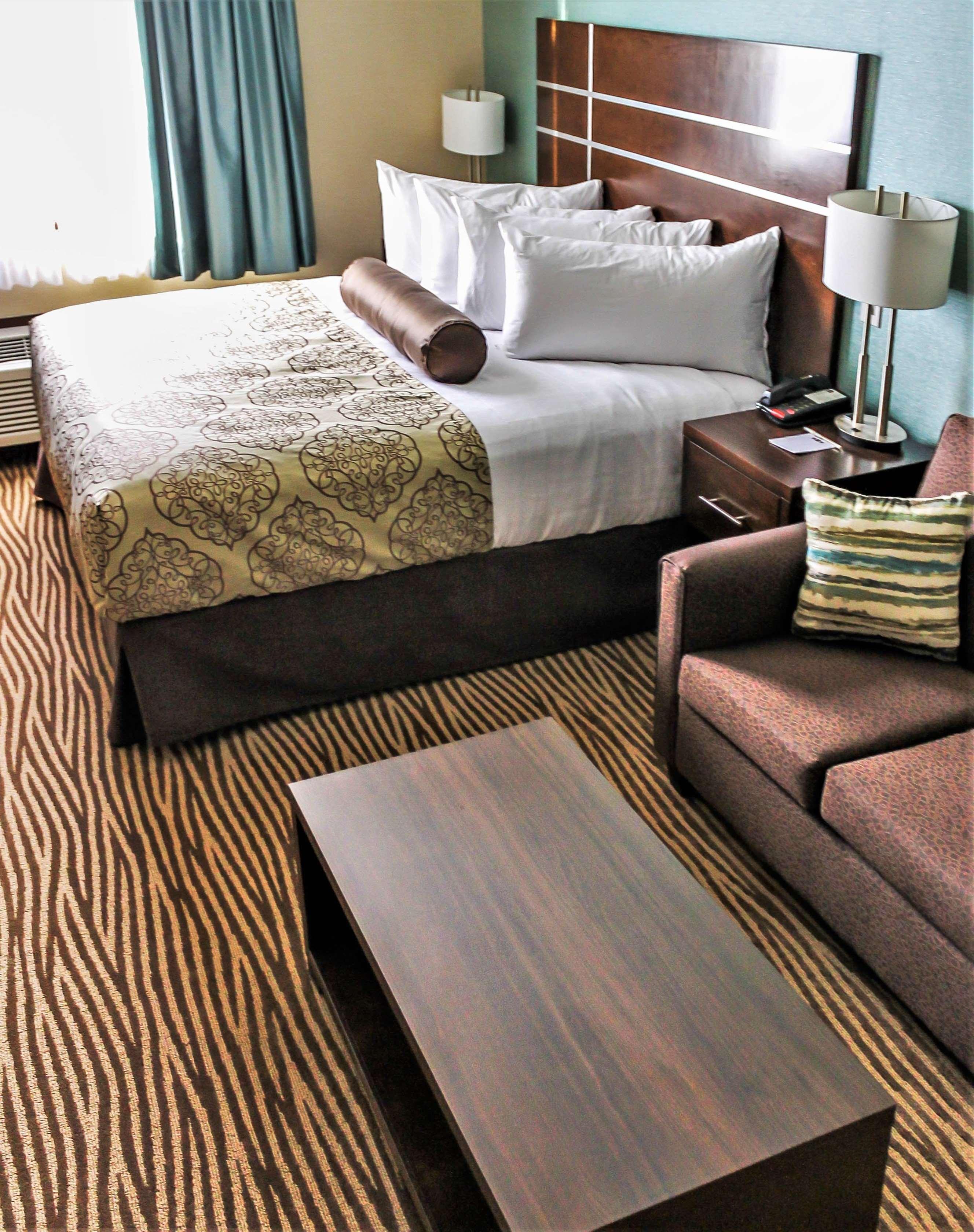Best Western Plus Moosomin Hotel Екстер'єр фото