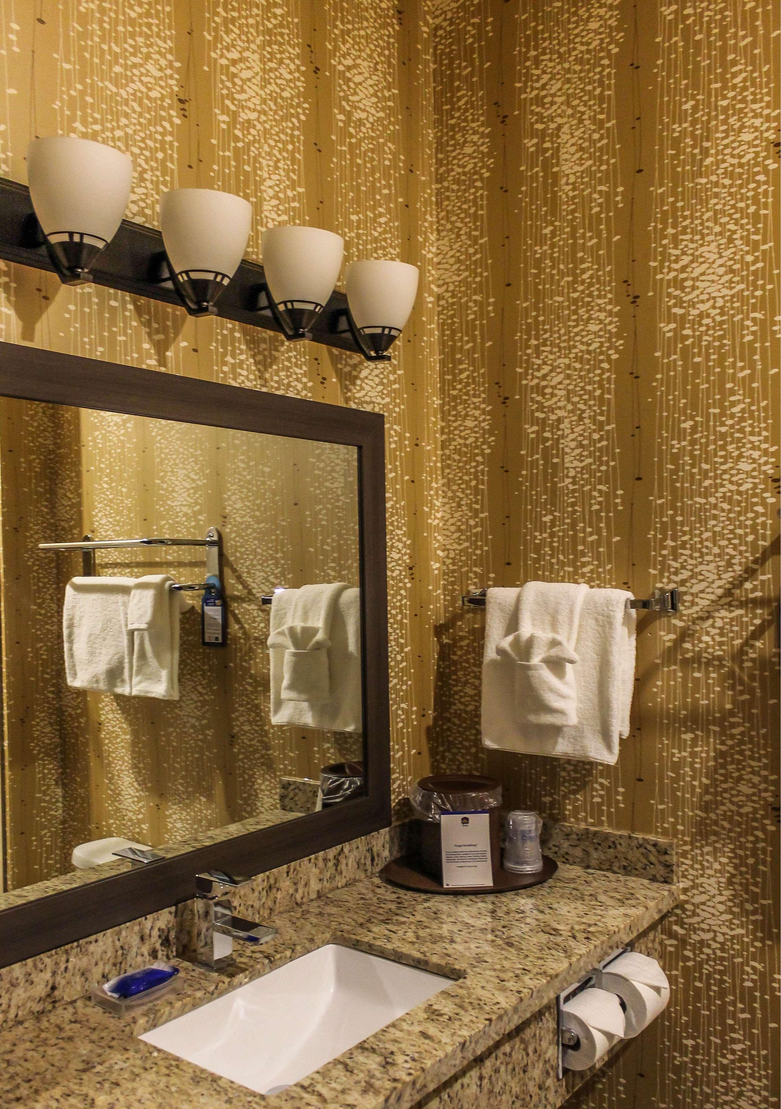 Best Western Plus Moosomin Hotel Екстер'єр фото