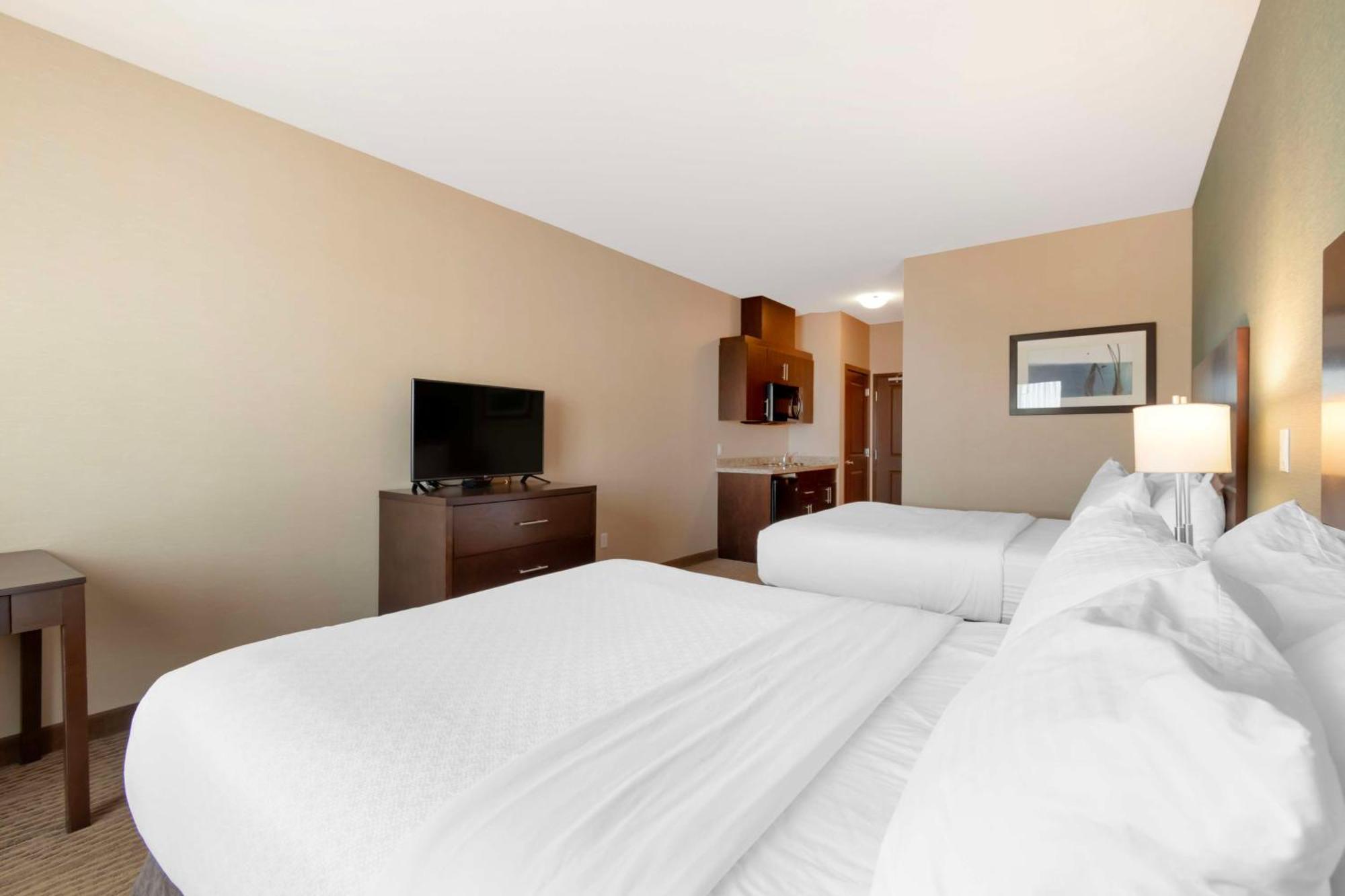 Best Western Plus Moosomin Hotel Екстер'єр фото