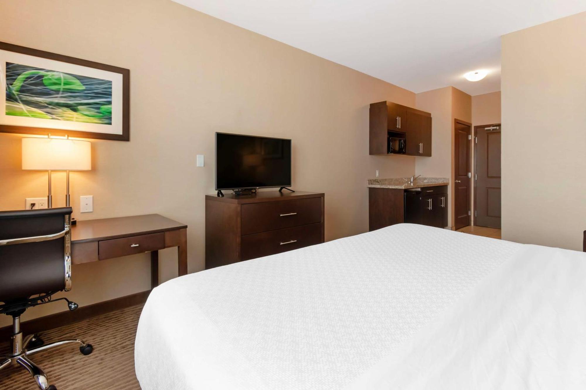 Best Western Plus Moosomin Hotel Екстер'єр фото