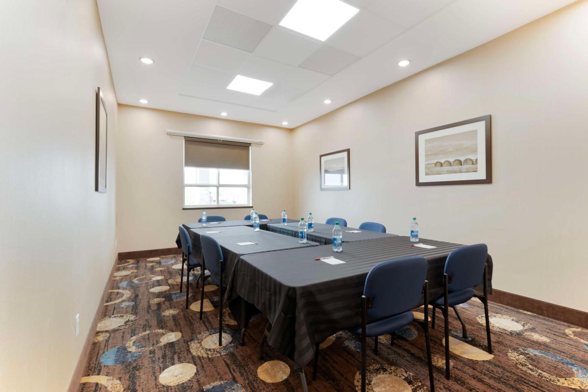 Best Western Plus Moosomin Hotel Екстер'єр фото