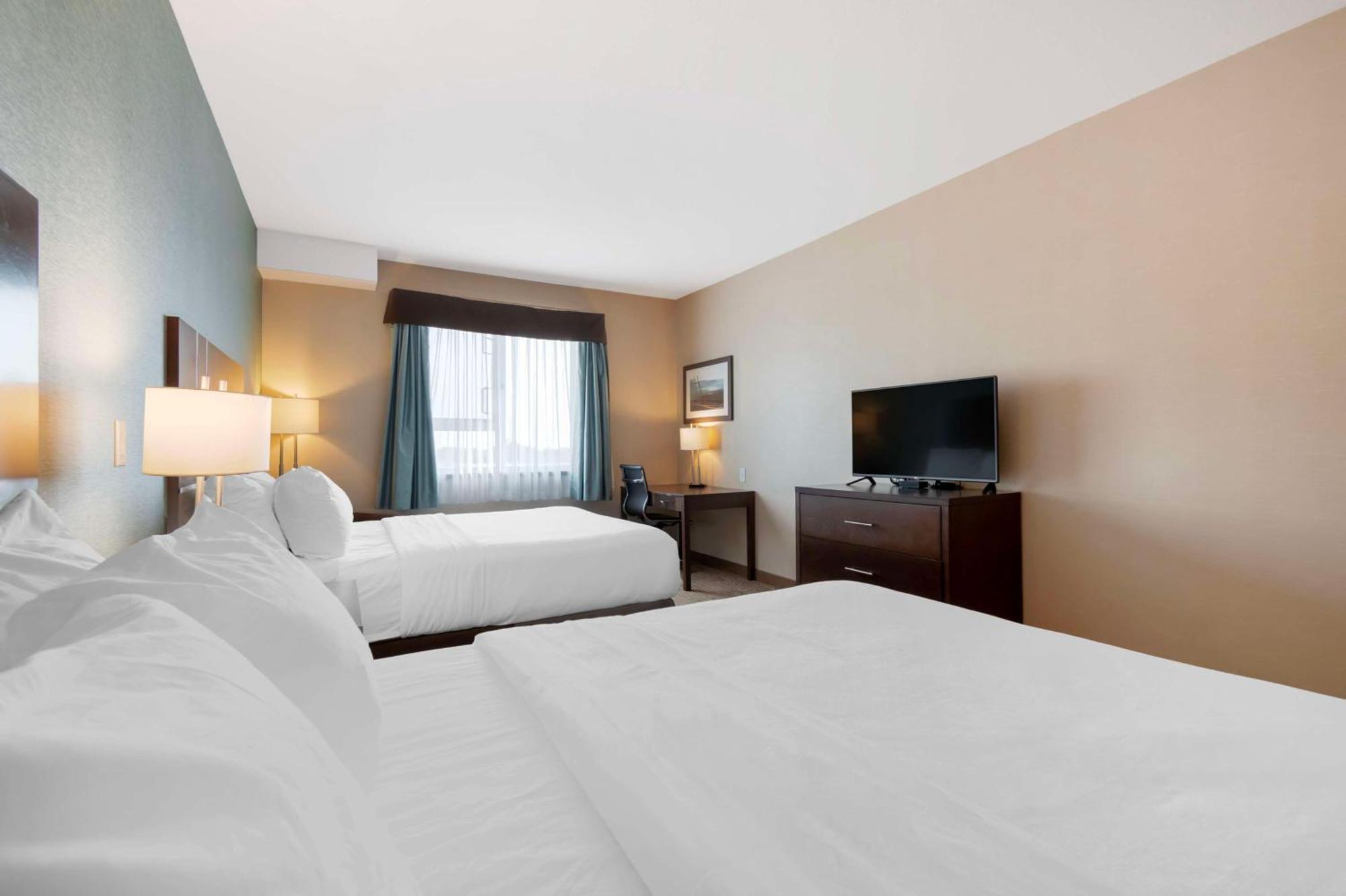 Best Western Plus Moosomin Hotel Екстер'єр фото