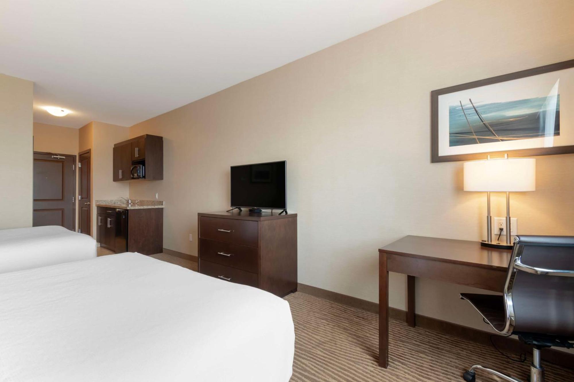 Best Western Plus Moosomin Hotel Екстер'єр фото