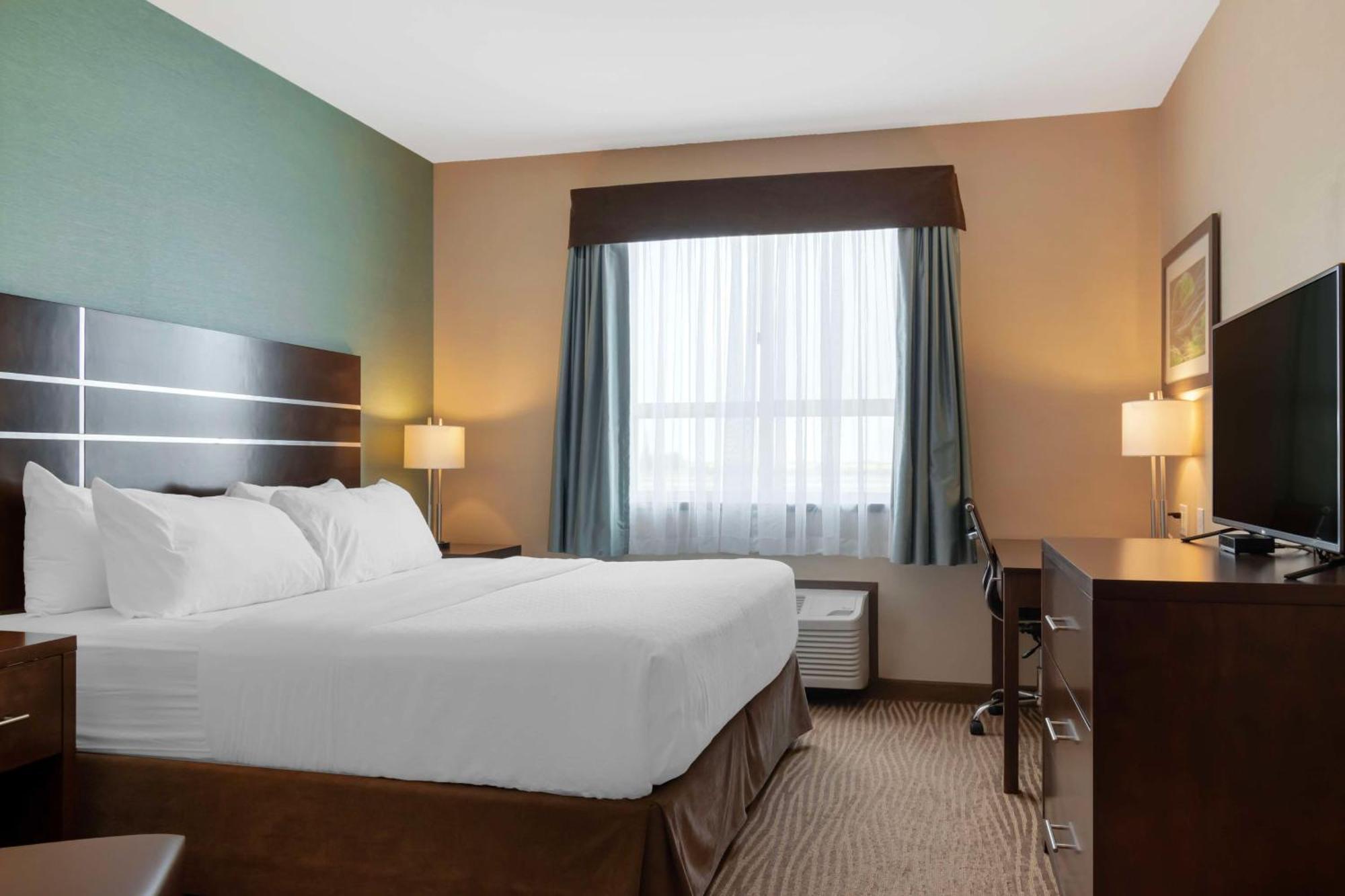 Best Western Plus Moosomin Hotel Екстер'єр фото