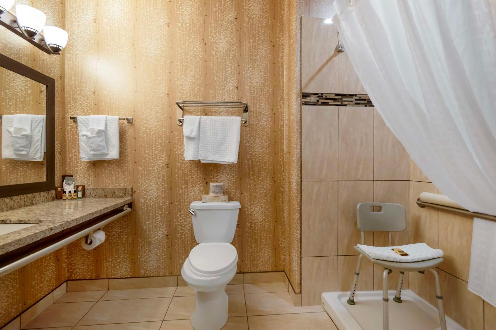 Best Western Plus Moosomin Hotel Екстер'єр фото