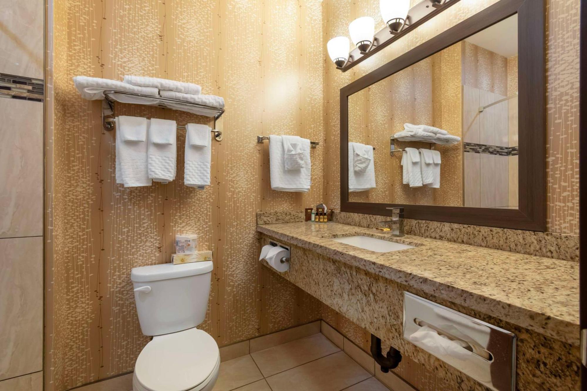 Best Western Plus Moosomin Hotel Екстер'єр фото