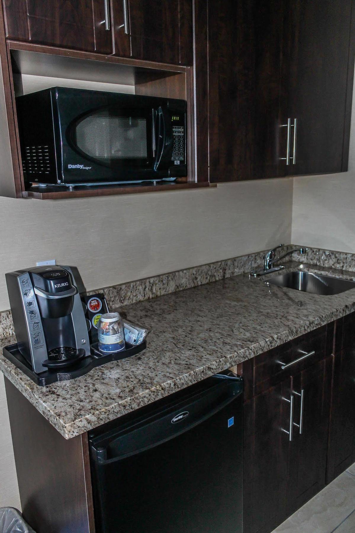 Best Western Plus Moosomin Hotel Екстер'єр фото