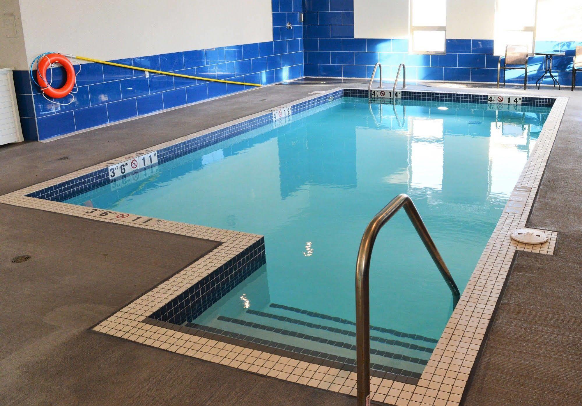 Best Western Plus Moosomin Hotel Екстер'єр фото